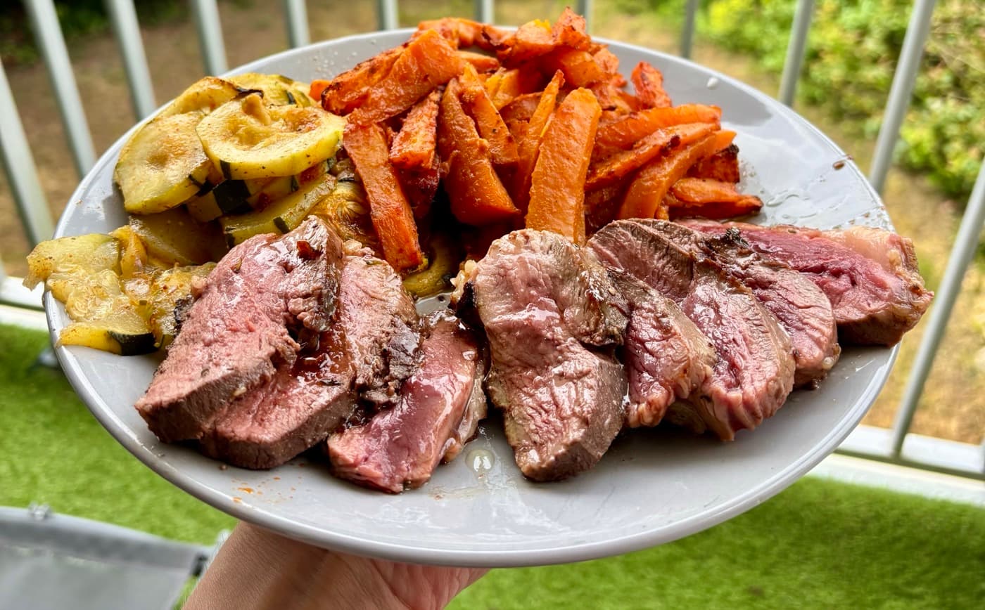 Steak, patates douces et courgettes